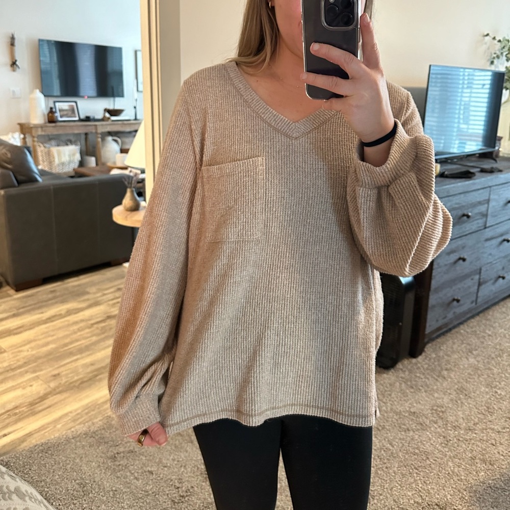 Sweater - Picture 4 of 6